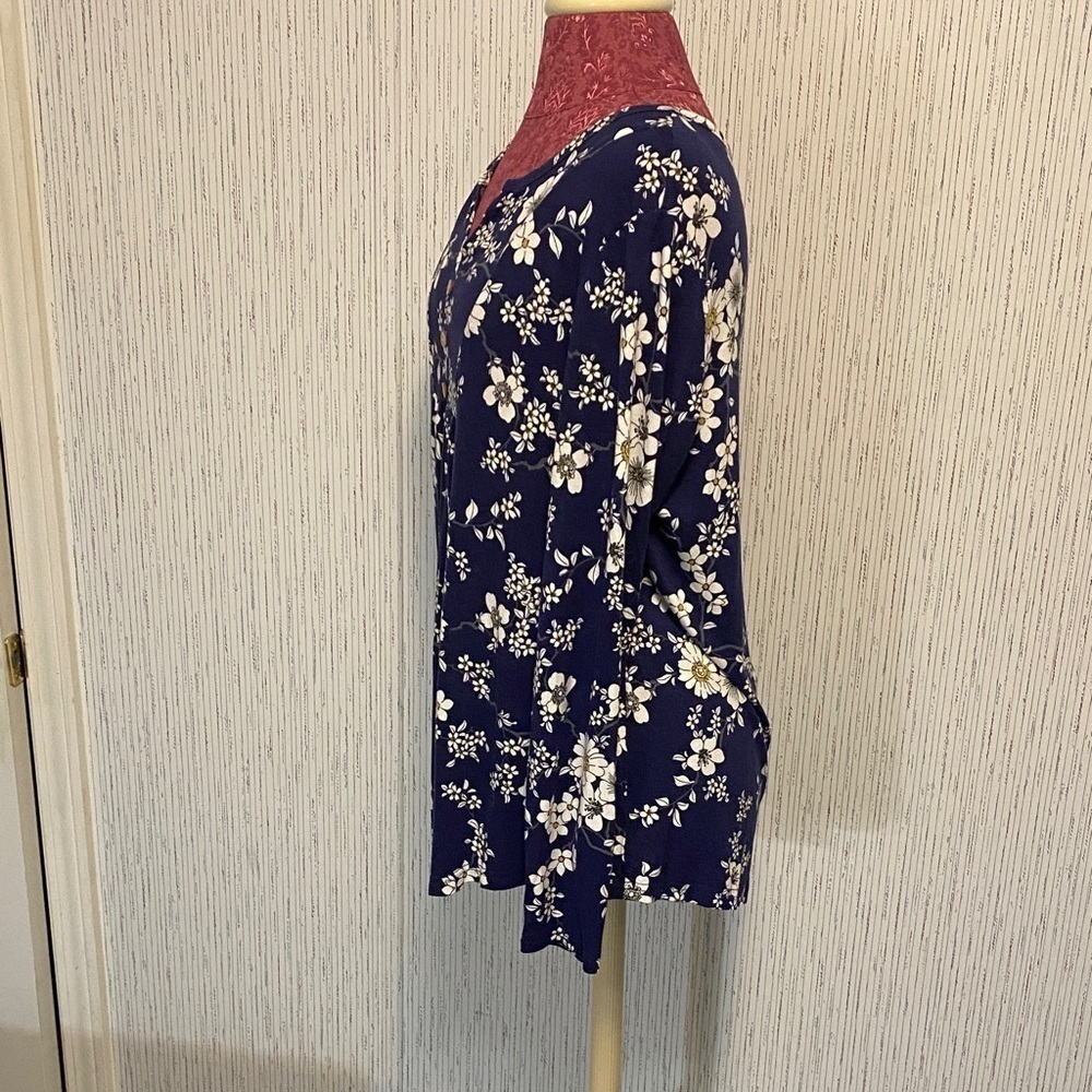 Cathy Women Blouse Size Large Floral Navy Long Sleeves - Picture 5 of 8